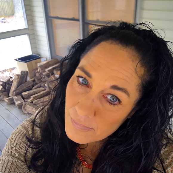 Meet your Posher, Trina - Picture 1 of 1